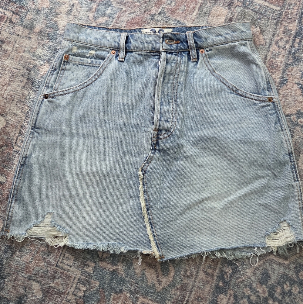 We The Free Brea Button-Fly Distressed Denim Mini Cutoff Skirt Women's 28